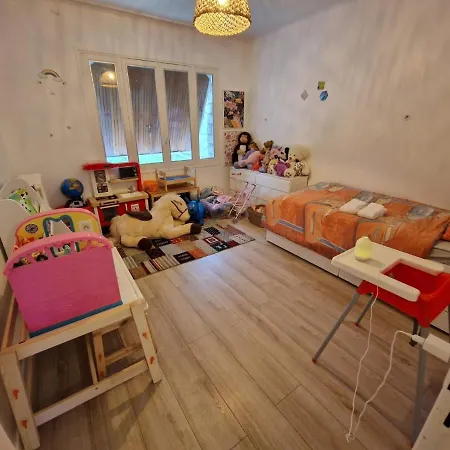 Batu Studio Mantes-la-Ville