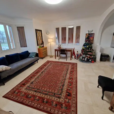 Batu Studio Alloggio in famiglia Mantes-la-Ville